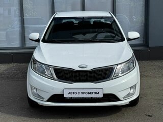 2013 Kia Rio 5-speed III, белый, 669000 рублей, вид 2