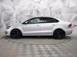 2016 Volkswagen Polo V Рестайлинг, серебристый, 797000 рублей, вид 2