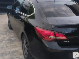 2014 Opel Astra J Рестайлинг, чёрный, 890000 рублей, вид 4