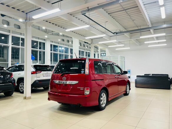 2012 Toyota ISis I Рестайлинг, красный, 1519000 рублей - вид 6