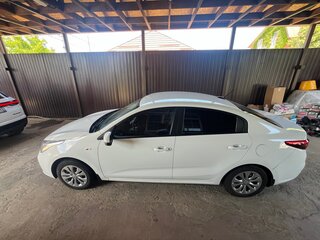 2018 Kia Rio IV, белый, 1050000 рублей, вид 4