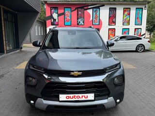 2021 Chevrolet TrailBlazer III, серый, 1360000 рублей, вид 3