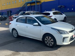 2017 Kia Rio III Рестайлинг, белый, 1270000 рублей, вид 5