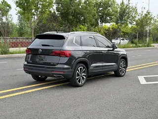 2022 Volkswagen Tharu I, чёрный, 1499001 рублей, вид 2