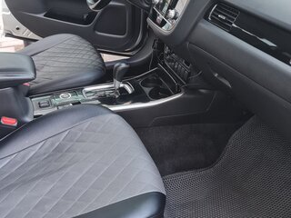 2021 Mitsubishi Outlander III Рестайлинг 3, серый, 2000000 рублей, вид 2