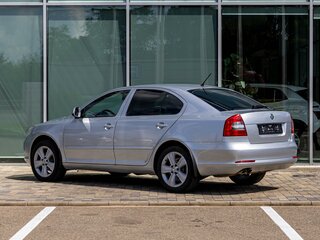2011 Skoda Octavia DSG7 II (A5) Рестайлинг, серебристый, 895000 рублей, вид 4