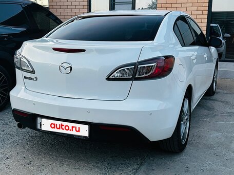 2009 Mazda 3 II (BL), белый, вид 4
