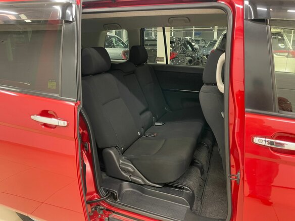 2012 Toyota ISis I Рестайлинг, красный, 1519000 рублей - вид 17