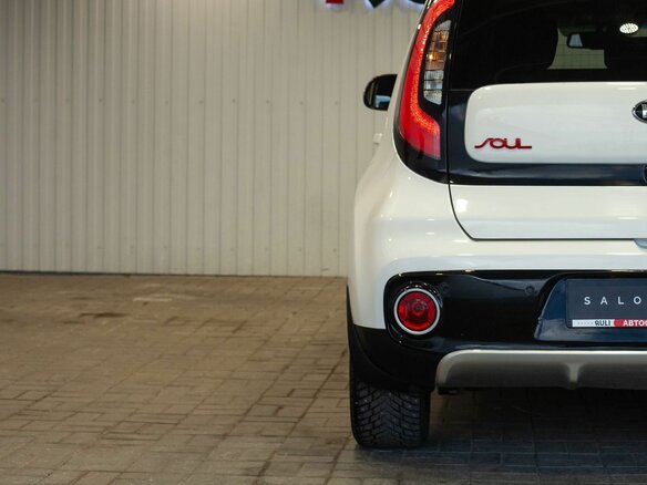 2016 Kia Soul II Рестайлинг, белый, 1560000 рублей - вид 12