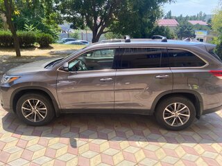 2019 Toyota Highlander III (XU50) Рестайлинг, серый, 4100000 рублей, вид 4