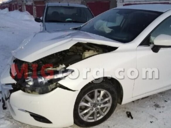 2018 Mazda 3 III (BM) Рестайлинг, белый, 1250000 рублей - вид 10