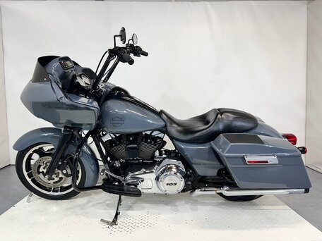 2012 Harley-Davidson Road Glide, серебристый, 760000 рублей, вид 2
