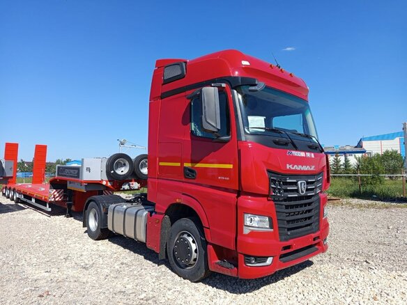 2026 КамАЗ 54901, красный