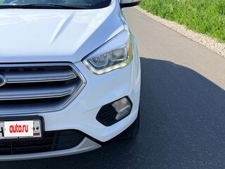 2017 Ford Kuga II Рестайлинг, белый, 1800000 рублей, вид 4