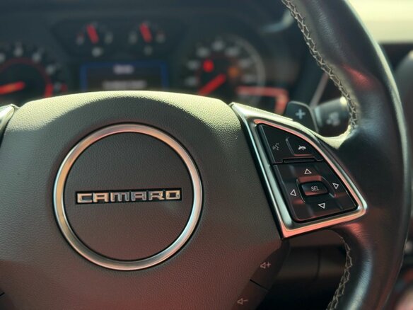 2019 Chevrolet Camaro VI Рестайлинг, белый, 2250000 рублей - вид 12