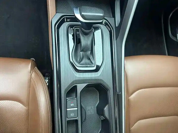 2021 Geely Coolray (Binyue) I, чёрный - вид 13