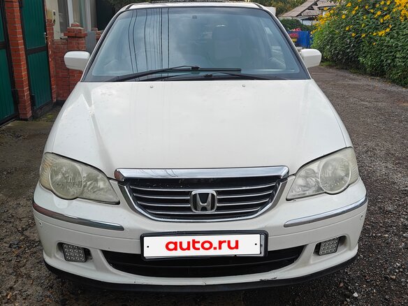 2002 Honda Odyssey II Рестайлинг, белый, 900000 рублей