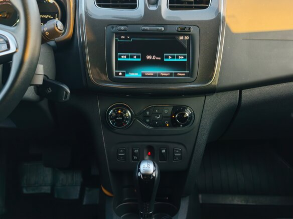2020 Renault Sandero Stepway II Рестайлинг, синий, 1420000 рублей - вид 25