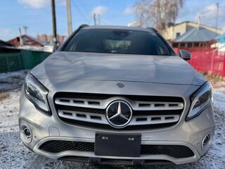 2018 Mercedes-Benz GLA 180 I (X156) Рестайлинг, серебристый, 2800000 рублей, вид 3