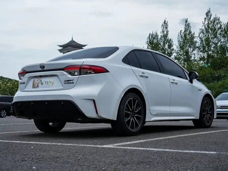 2022 Toyota Corolla Sporty XII (E210), белый, 1700000 рублей, вид 2
