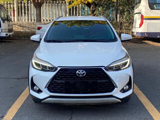 2023 Toyota Yaris L XP150 Рестайлинг, белый, 1234000 рублей, вид 2