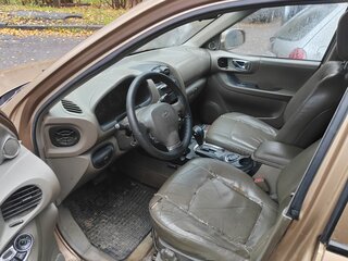 2001 Hyundai Santa Fe I, золотистый, 250000 рублей, вид 5