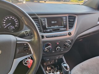 2017 Hyundai Solaris II, серый, 1150000 рублей, вид 4