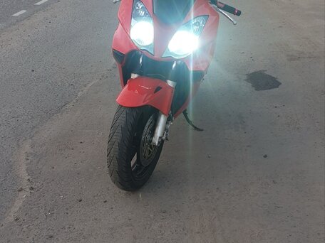 2002 Honda VFR 800, красный, 550000 рублей, вид 3