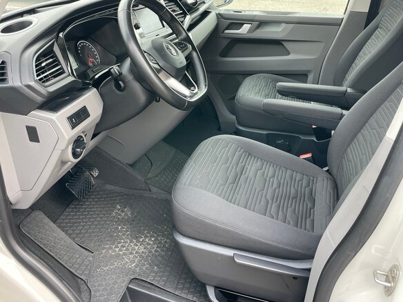 2020 Volkswagen Caravelle T6 Рестайлинг, серый, 4000000 рублей - вид 8