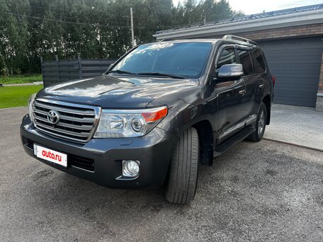 2013 Toyota Land Cruiser 200 Series Рестайлинг 1, серый, 3540000 рублей, вид 1