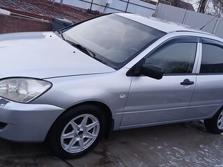 2008 Mitsubishi Lancer IX Рестайлинг, серебристый, 450000 рублей, вид 1