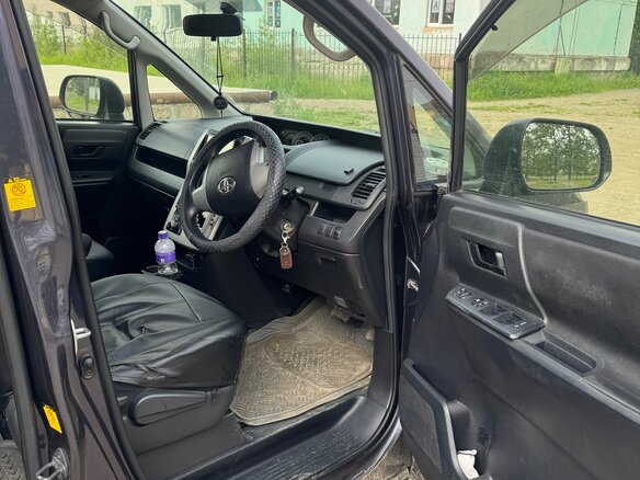 2011 Toyota Voxy II (R70) Рестайлинг, фиолетовый, 1850000 рублей - вид 14