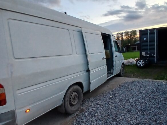 1998 Mercedes-Benz Sprinter, белый, 500000 рублей - вид 1