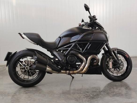 2014 Ducati Diavel, чёрный, 979000 рублей