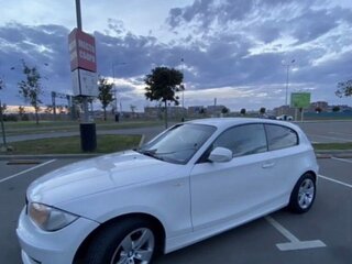 2011 BMW 1 серии 118i I (E81/E82/E87/E88) Рестайлинг, белый, 900000 рублей, вид 1