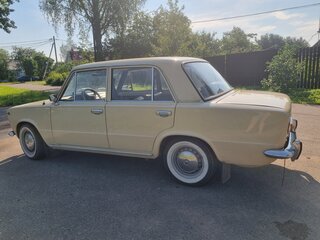 1979 Lada (ВАЗ) 2101, бежевый, 400000 рублей, вид 2