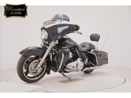 2013 Harley-Davidson Street Glide, чёрный, 1000000 рублей, вид 3