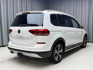 2023 Volkswagen Touran Cross L II, белый, 1990000 рублей, вид 4