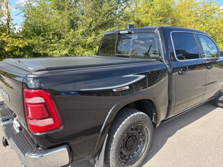 2023 Ram 1500 Quad Cab V, чёрный, 8000000 рублей, вид 4