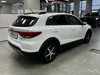 2019 Kia Rio X-Line IV, белый, 1370000 рублей, вид 3