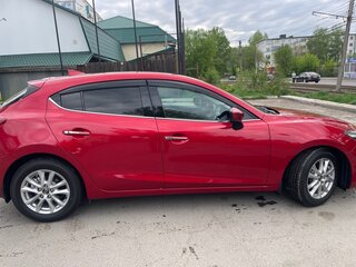 2017 Mazda Axela III Рестайлинг, красный, 1600000 рублей, вид 5