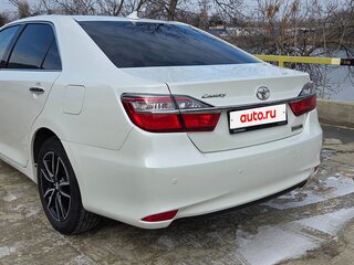 2017 Toyota Camry VII (XV50) Рестайлинг 2, белый, 3600000 рублей, вид 5