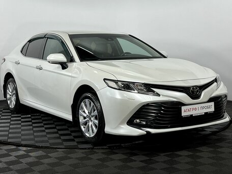 2019 Toyota Camry VIII (XV70), белый, 2385000 рублей, вид 4
