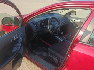 2011 Kia Cerato 6-speed II, красный, 680000 рублей, вид 4
