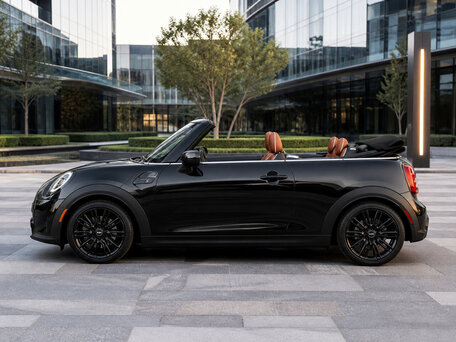 2024 Mini Cabrio Cooper S III Рестайлинг 2, чёрный, 2250000 рублей, вид 3