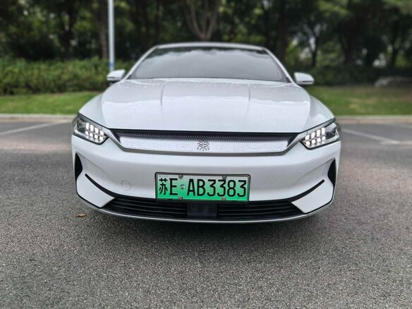2023 BYD Qin Plus EV 500 I, белый, 1450005 рублей - вид 4