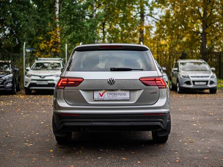 2017 Volkswagen Tiguan II, серебристый, 1955000 рублей, вид 4