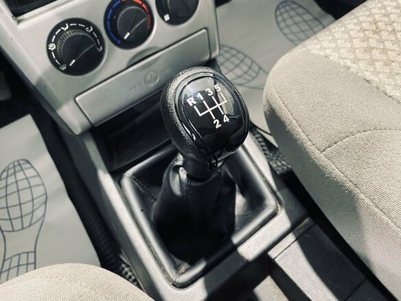 2010 Lada (ВАЗ) Priora I, зелёный, 250000 рублей - вид 15