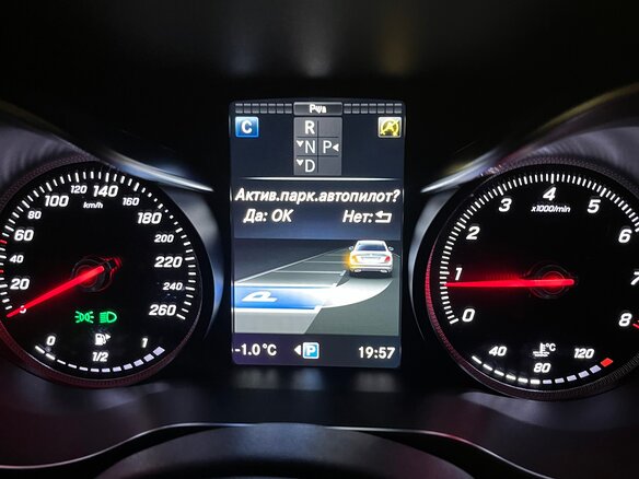 2017 Mercedes-Benz C-Класс 180 9G-TRONIC IV (W205), чёрный, 2200000 рублей - вид 16