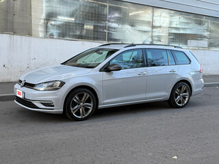 2017 Volkswagen Golf VII Рестайлинг, белый, 1800000 рублей, вид 2